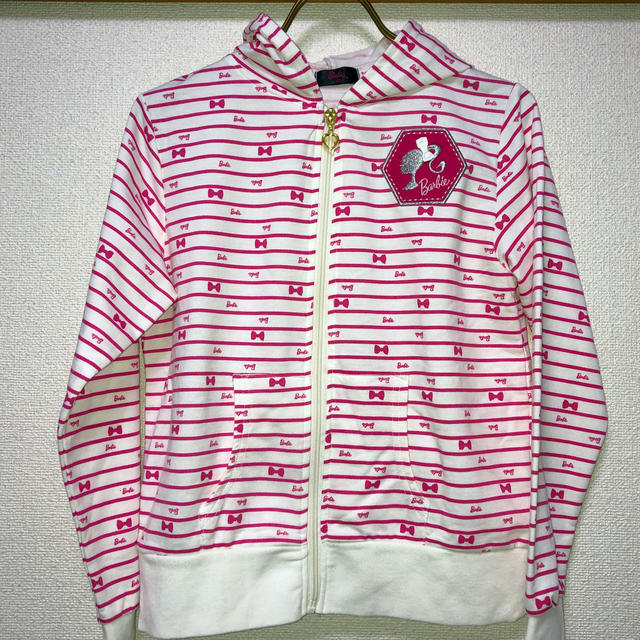 Barbie(バービー)のBarbie パーカー 140cm 美品 キッズ/ベビー/マタニティのキッズ服女の子用(90cm~)(ジャケット/上着)の商品写真