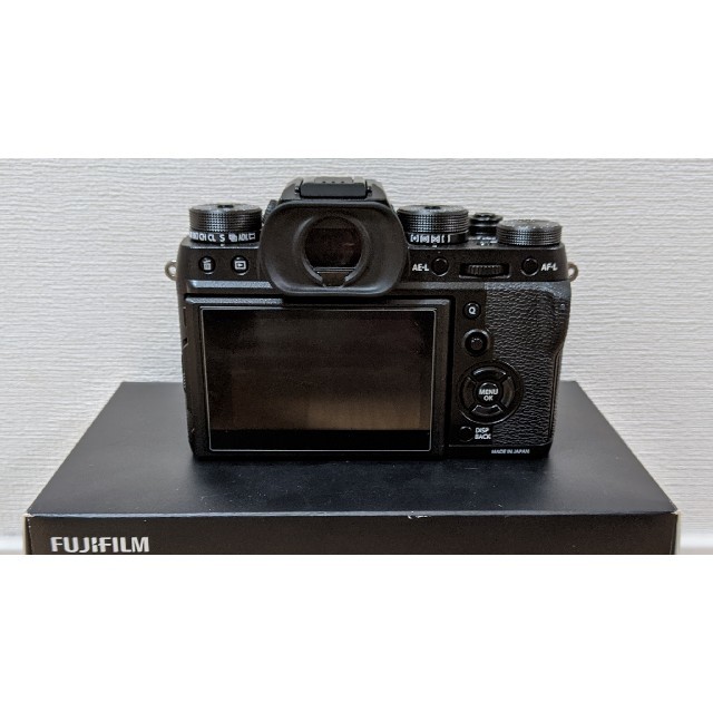 富士フイルム(フジフイルム)の【ほぼ新品・おまけ付】富士フイルム（FUJIFILM）のX-T2、ボディ スマホ/家電/カメラのカメラ(ミラーレス一眼)の商品写真