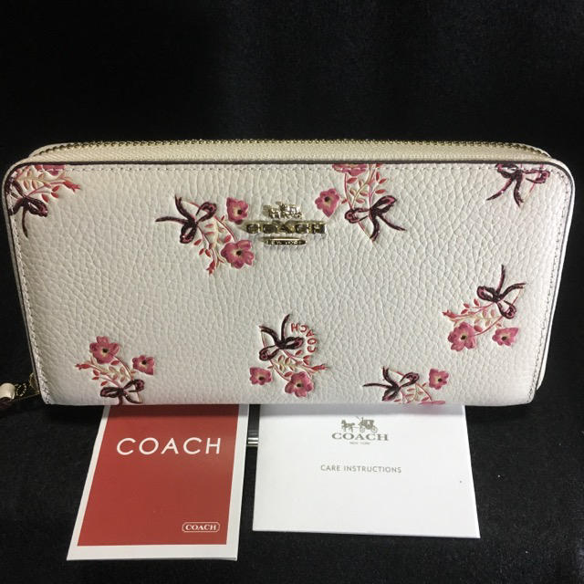 COACH(コーチ)の正月も発送❤️新品コーチ正規品ラウンドファスナー長財布 レディースのファッション小物(財布)の商品写真