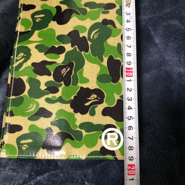 A BATHING APE(アベイシングエイプ)のAPE ブックカバー 送料込 正規品 ハンドメイドの文具/ステーショナリー(ブックカバー)の商品写真