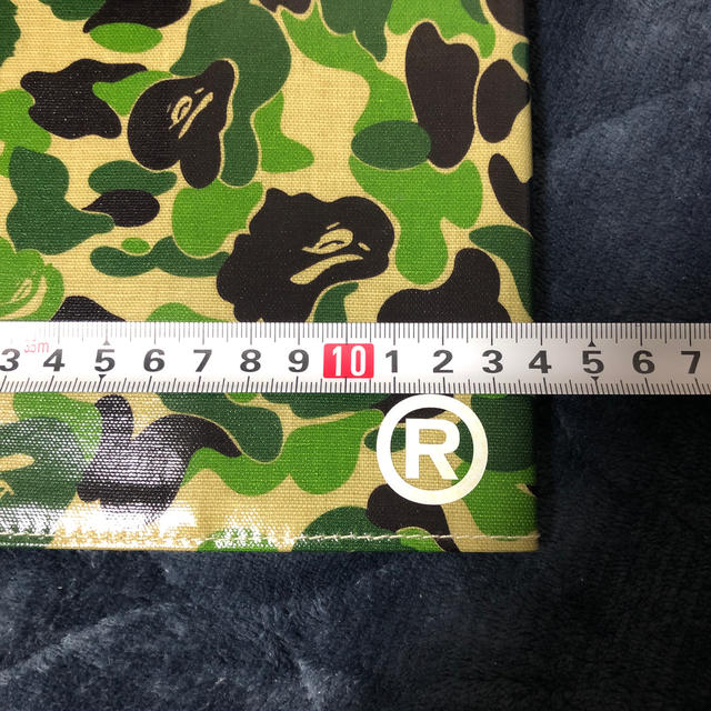 A BATHING APE(アベイシングエイプ)のAPE ブックカバー 送料込 正規品 ハンドメイドの文具/ステーショナリー(ブックカバー)の商品写真