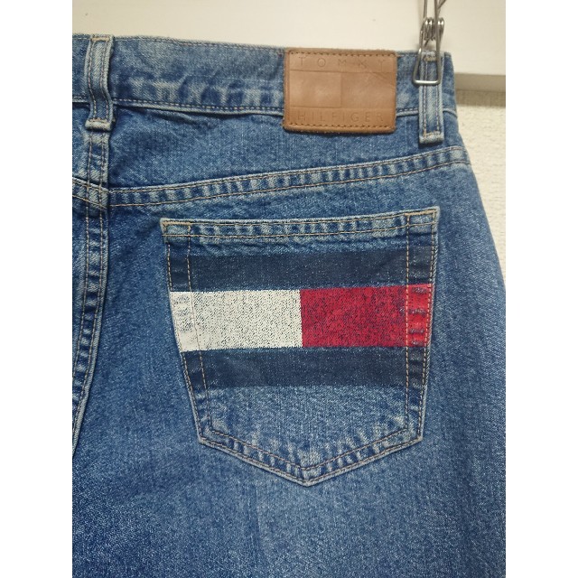 TOMMY HILFIGER(トミーヒルフィガー)のトミーヒルフィガー デニム  ペイント  ビッグロゴ  オールドトミー メンズ レディースのパンツ(デニム/ジーンズ)の商品写真