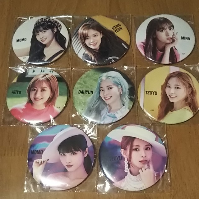 TWICE 缶バッチ