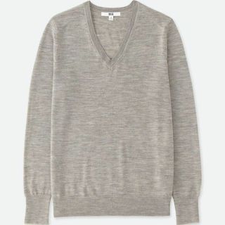 ユニクロ(UNIQLO)のUNIQLO エクストラファインメリノ Vネックセーター（長袖・グレー色）(ニット/セーター)