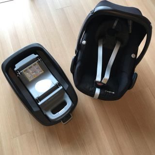 マキシコシ(Maxi-Cosi)のマキシコシ ペブル Maxi-Cosi Pebble ＋ Family Fix(自動車用チャイルドシート本体)