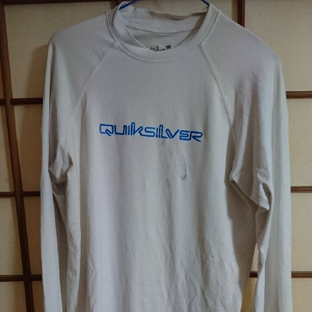 QUIKSILVER(クイックシルバー)のたあた様専用クイックシルバーラッシュガード Quicksilver スポーツ/アウトドアのスポーツ/アウトドア その他(サーフィン)の商品写真