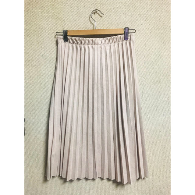 ZARA(ザラ)のひざ丈プリーツスカート  ピンクベージュ レディースのスカート(ひざ丈スカート)の商品写真