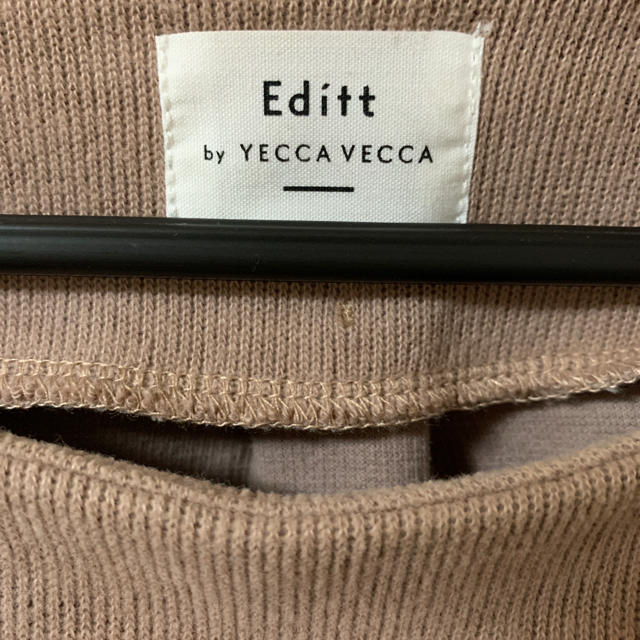 YECCA VECCA(イェッカヴェッカ)のYECCA VECCAの袖ファーのプルオーバー レディースのトップス(ニット/セーター)の商品写真