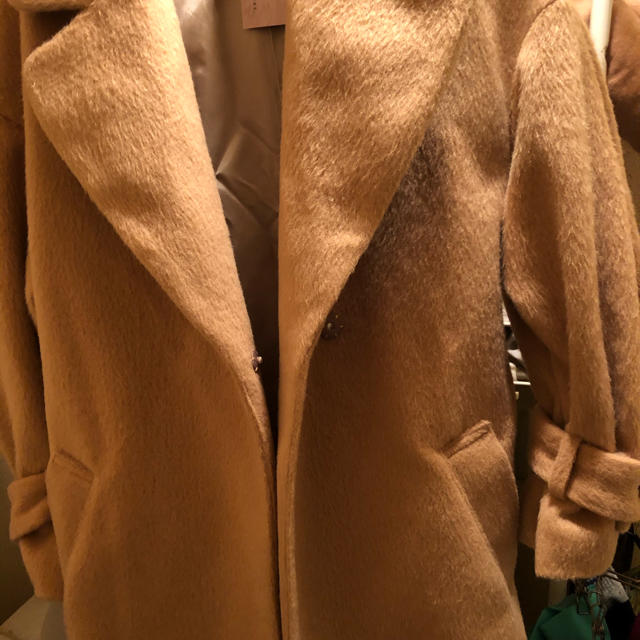 mysty woman(ミスティウーマン)の新品タグ付き　misty woman ロングコート　フリーサイズ レディースのジャケット/アウター(ロングコート)の商品写真