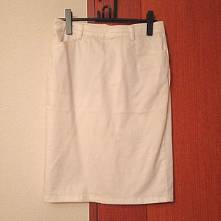 スピックアンドスパン(Spick & Span)のSpick & Span白デニムスカート(ひざ丈スカート)