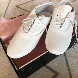 レペット(repetto)のレペット　ZIZI エナメルホワイト　37(バレエシューズ)