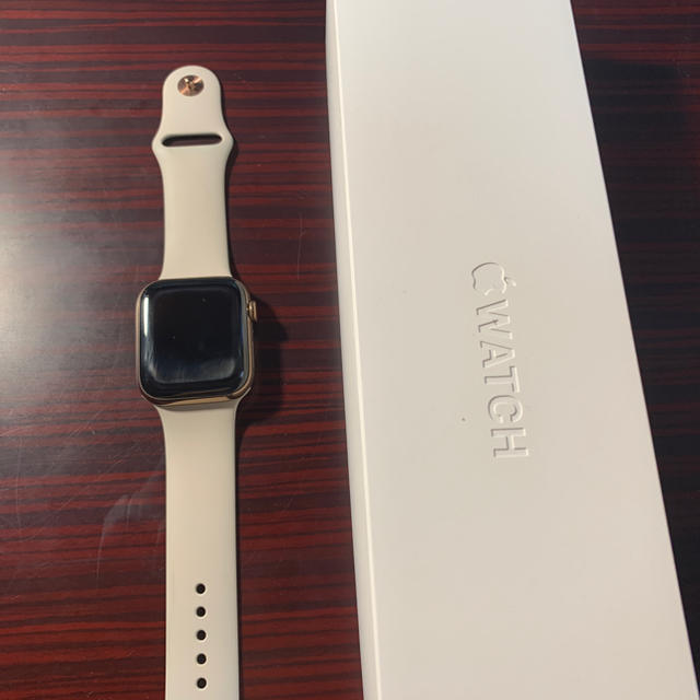 超美品!アップルウォッチ、シリーズ4、ゴールドGPS + Cellularモデル