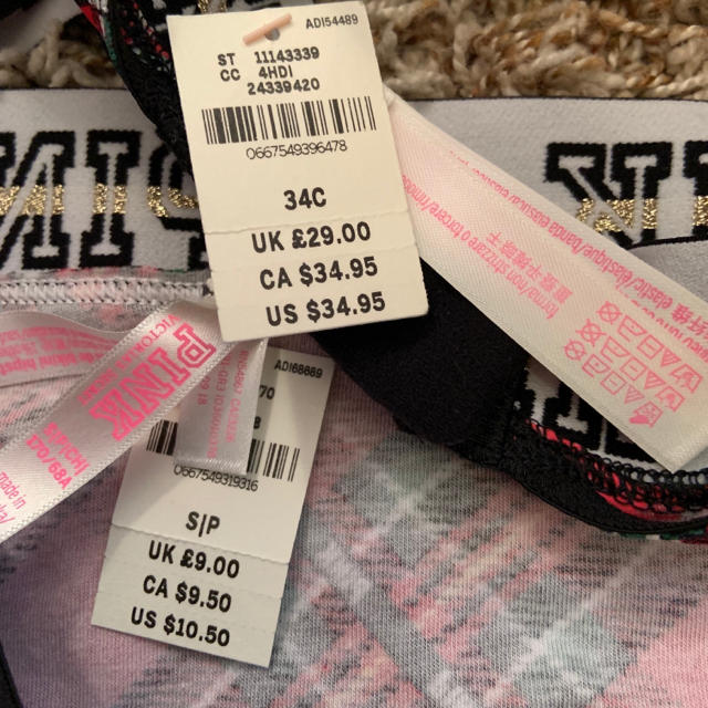 Victoria's Secret(ヴィクトリアズシークレット)のVictoria’s Secret PINK ブラ&ショーツ セット レディースの下着/アンダーウェア(ブラ&ショーツセット)の商品写真