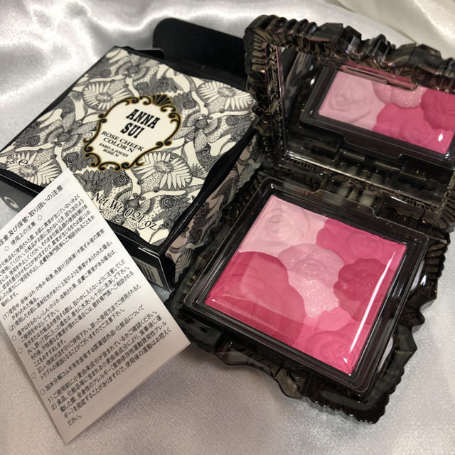 ANNA SUI(アナスイ)のアナスイ チーク300 コスメ/美容のベースメイク/化粧品(チーク)の商品写真