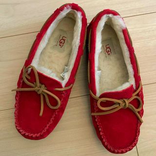 アグ(UGG)のUGG フラットシューズ(スリッポン/モカシン)