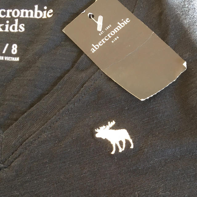 Abercrombie&Fitch(アバクロンビーアンドフィッチ)の新品　アバクロ  Tシャツ キッズ/ベビー/マタニティのキッズ服男の子用(90cm~)(Tシャツ/カットソー)の商品写真