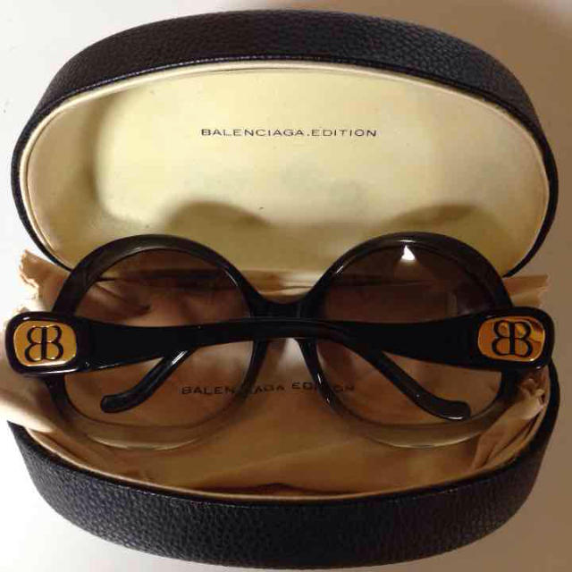 Balenciaga(バレンシアガ)の美品 バレンシアガ サングラス 黒グラデ レディースのファッション小物(サングラス/メガネ)の商品写真