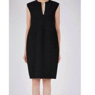 バーニーズニューヨーク(BARNEYS NEW YORK)のヨーコチャン     パールワンピース　38(ひざ丈ワンピース)