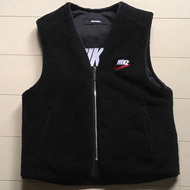 Supreme(シュプリーム)の 正規品 supreme nike vest リバーシブルベスト Sサイズ メンズのトップス(ベスト)の商品写真