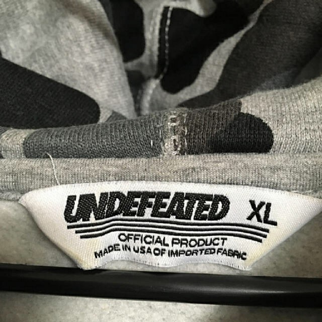 UNDEFEATED(アンディフィーテッド)のshopprevail様専用 アンデフィーデッド カモ柄パーカー メンズのトップス(パーカー)の商品写真