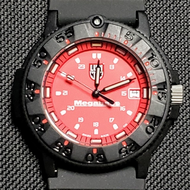 Megabass(メガバス)のLUMINOX MEGABASS EDITION RossoCorsa

 メンズの時計(腕時計(アナログ))の商品写真