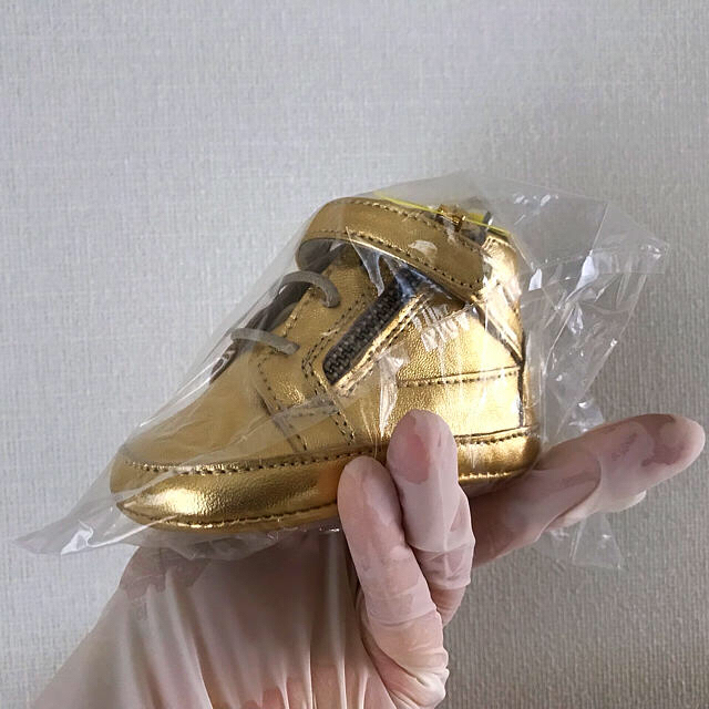 GIUZEPPE ZANOTTI(ジュゼッペザノッティ)のジュゼッペザノッティ ベビースニーカー　新品　未使用品　BOX付き キッズ/ベビー/マタニティのベビー靴/シューズ(~14cm)(スニーカー)の商品写真