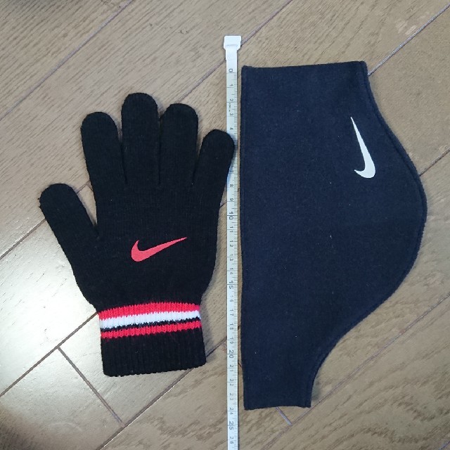 NIKE(ナイキ)のNIKE  耳当て 手袋 メンズのファッション小物(イヤマフラー)の商品写真