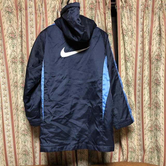 NIKE(ナイキ)のベンチコート　ナイキ　130〜140 キッズ/ベビー/マタニティのキッズ服男の子用(90cm~)(コート)の商品写真