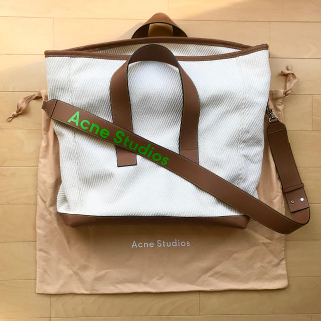 ACNE(アクネ)の【color様専用】Acne Studios Weekender メンズのバッグ(ショルダーバッグ)の商品写真