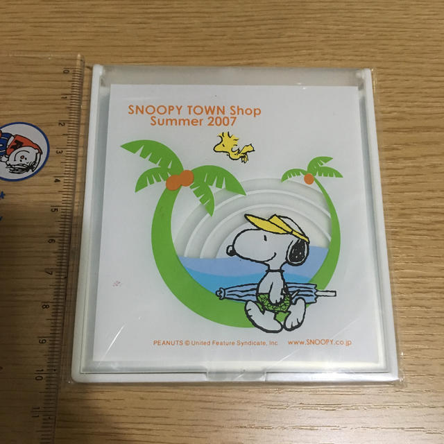 SNOOPY(スヌーピー)のSNOOPY UVチェックミラー レディースのファッション小物(ミラー)の商品写真