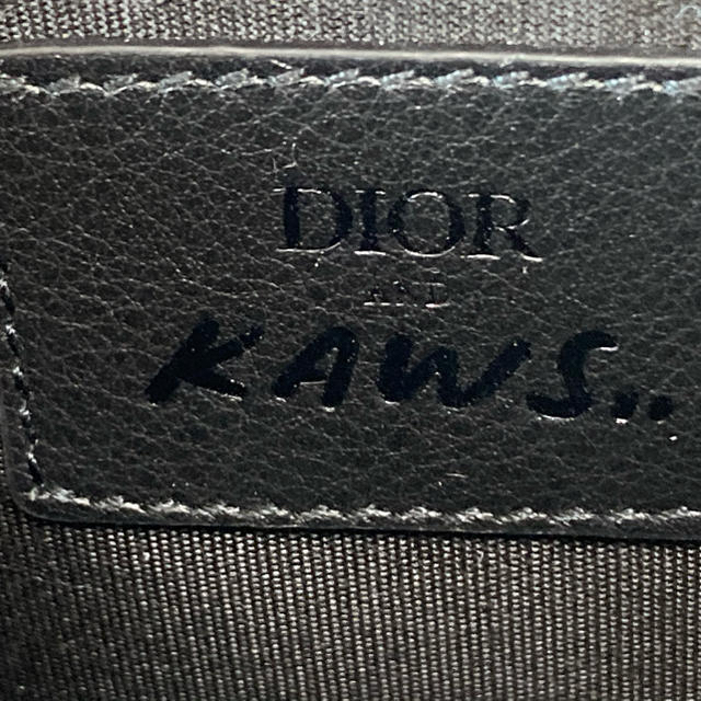 Christian Dior(クリスチャンディオール)のDior  Kaws コラボ　コインケース メンズのファッション小物(キーホルダー)の商品写真