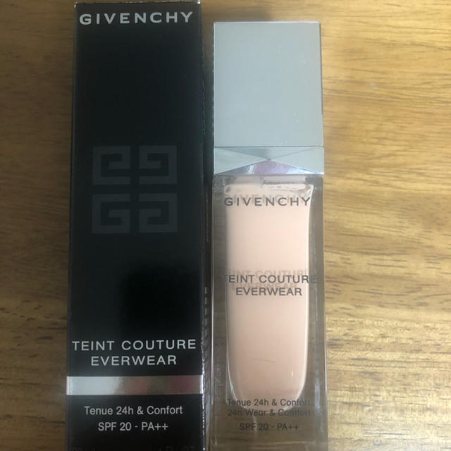 GIVENCHY ファンデーション