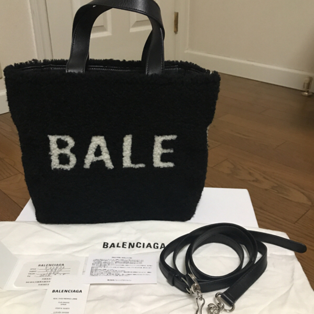 BALENCIAGA bag バレンシアガムートンバッグloewemaxmara