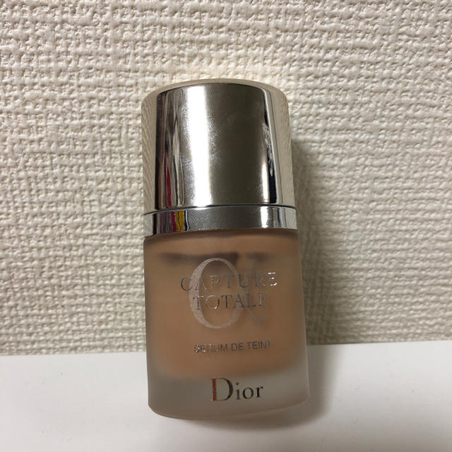 Dior(ディオール)のDior カプチュールトータル　トリプルコレクティングセラムファンデ☆ 020 コスメ/美容のベースメイク/化粧品(ファンデーション)の商品写真