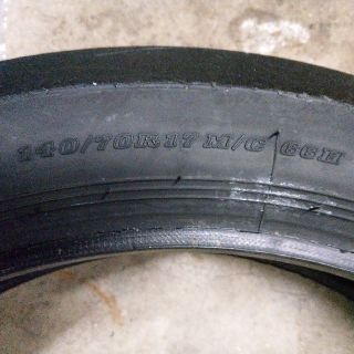 ダンロップ(DUNLOP)の〈USED〉DUNLOP α13sp 140/70R17 66H(タイヤ)