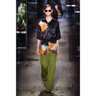 ドリスヴァンノッテン(DRIES VAN NOTEN)のdries van noten 17ss フラワープリントシャツ(シャツ)