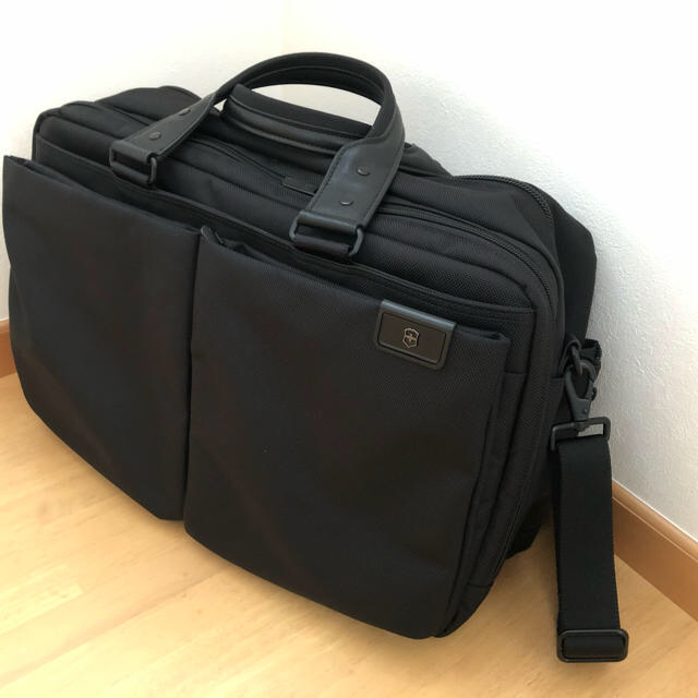 Victorinoxビジネスバッグ黒Valise 29L 32341501