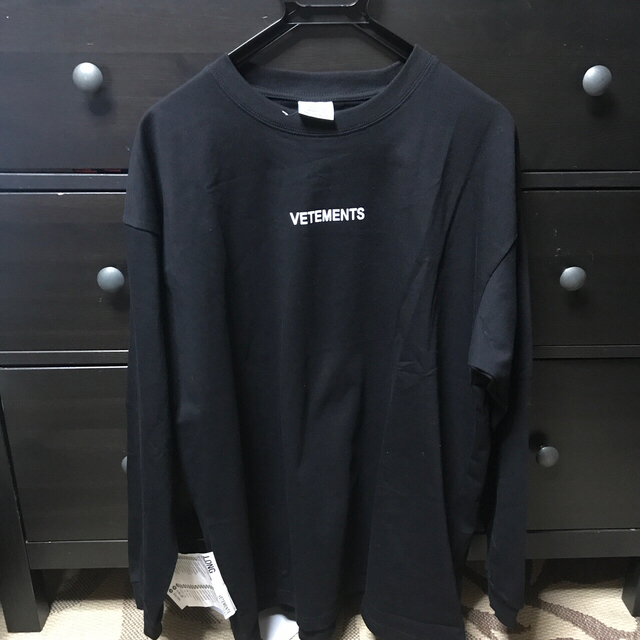 ご注文で当日配送 VETEMENTS ヴェトモン ロンT 長袖 オレンジ