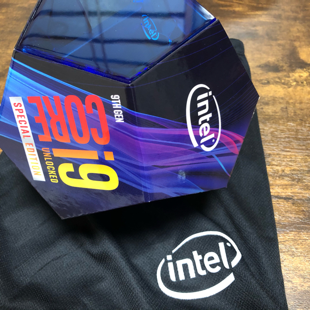 新到着 「新品未開封」Core i9 9900KS BOX PCパーツ - www
