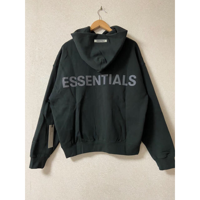 FEAR OF GOD(フィアオブゴッド)の【FOG ESSENTIALS 】Pullover Hoodie Black メンズのトップス(パーカー)の商品写真