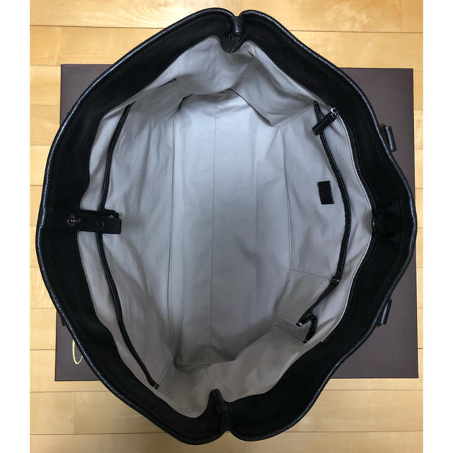 土屋鞄製造所(ツチヤカバンセイゾウジョ)の土屋鞄　アルマス バッファロービジネストート　ブラック メンズのバッグ(ビジネスバッグ)の商品写真