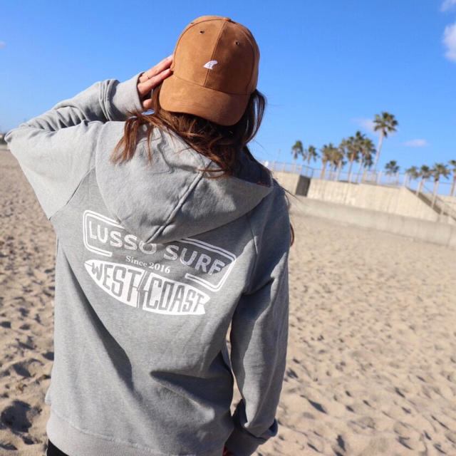 街で目立つ☆LUSSO SURF カリフォルニアパーカー Sサイズ☆RVCA