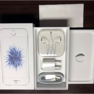 アイフォーン(iPhone)のiPhone se付属品 イヤホン ケーブル(ヘッドフォン/イヤフォン)