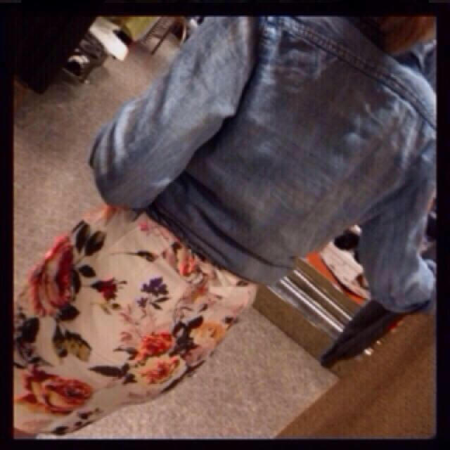 EMODA(エモダ)のタグ付♡花柄タイトスカート レディースのスカート(ミニスカート)の商品写真