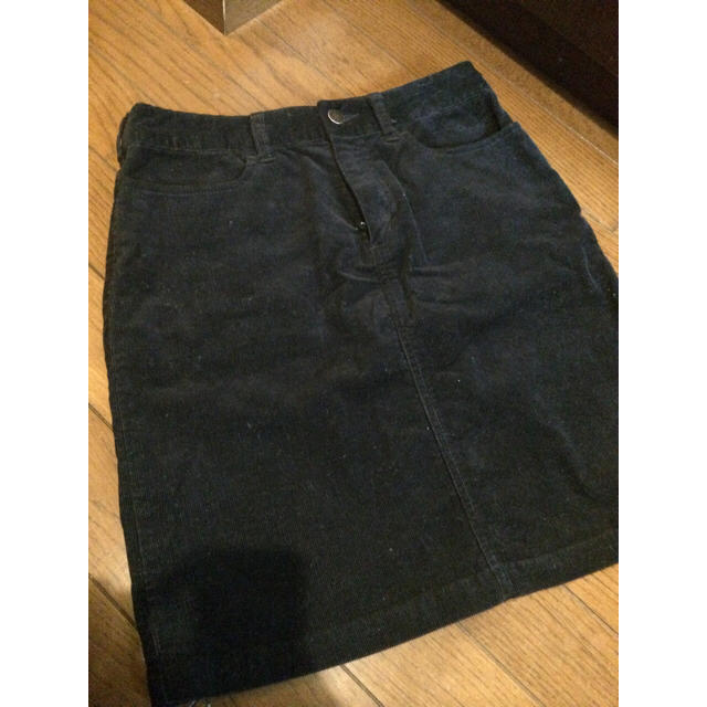 UNIQLO(ユニクロ)の無印コーデュロイ黒SK レディースのスカート(ミニスカート)の商品写真