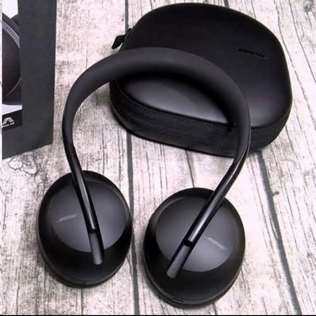 BOSE(ボーズ)のBOSE NOISE CANCELLING HEADPHONES 700  スマホ/家電/カメラのオーディオ機器(ヘッドフォン/イヤフォン)の商品写真