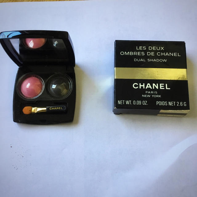 CHANEL(シャネル)のシャネル　アイシャドー　OMBES 未使用 コスメ/美容のベースメイク/化粧品(アイシャドウ)の商品写真