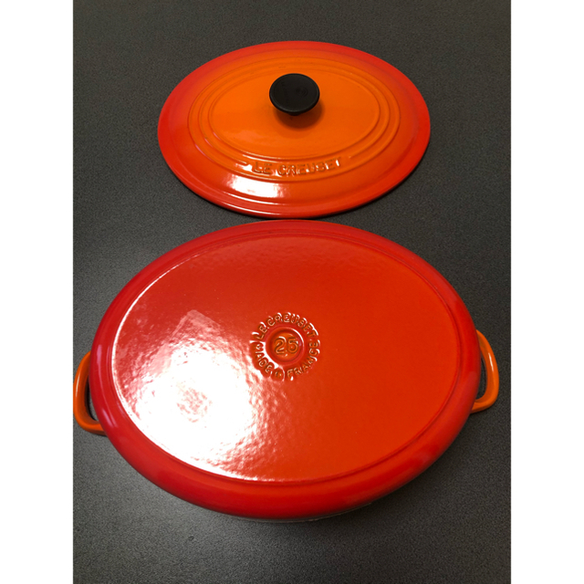 LE CREUSET(ルクルーゼ)のクーポンと併用でお得に！ル・クルーゼ　25センチ鍋　美品 インテリア/住まい/日用品のキッチン/食器(鍋/フライパン)の商品写真