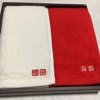 ユニクロ(UNIQLO)の【新品・未使用】ユニクロ紅白タオル(タオル/バス用品)