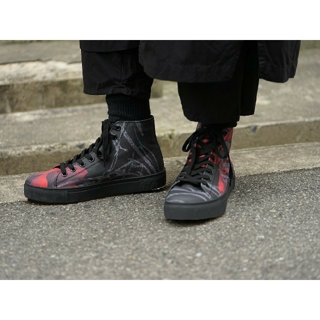 Yohji Yamamoto(ヨウジヤマモト)のYohji Yamamoto print high cut sneaker メンズの靴/シューズ(スニーカー)の商品写真